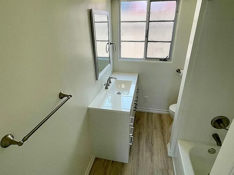 3028 Poe St — Photo 16