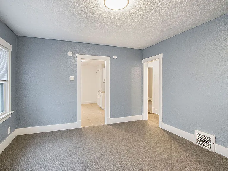 702 Fenimore Ave — Photo 4