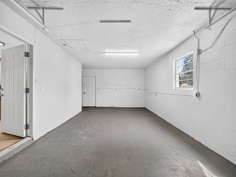 12435 Clear Lake Dr — Photo 15