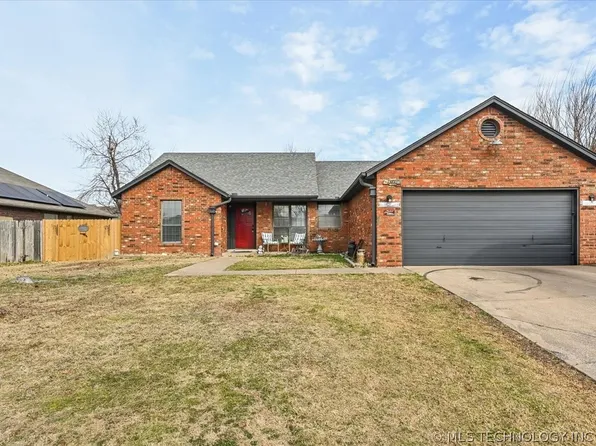 13773 S Oak Pl, Glenpool, OK 74033