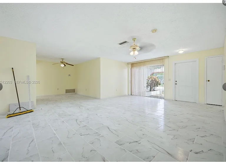 920 NW 92nd Ave — Photo 6