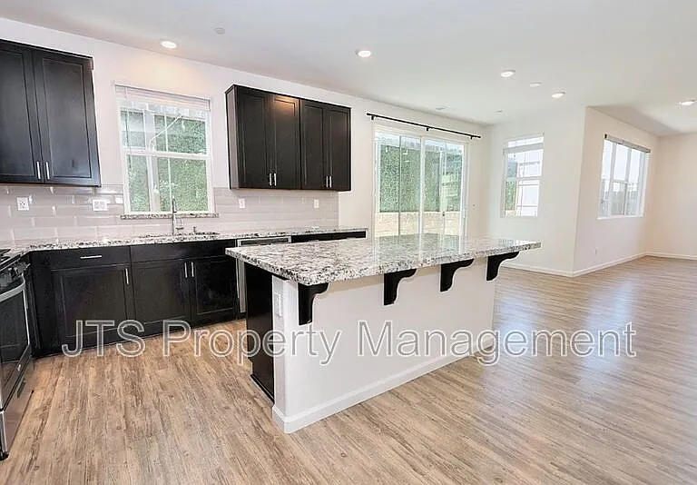 3217 Sunny Gate Ln — Photo 35