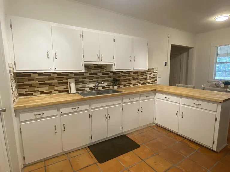 furnished kitchen