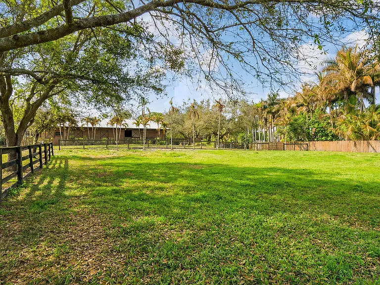 12440 Tangerine Blvd — Photo 26