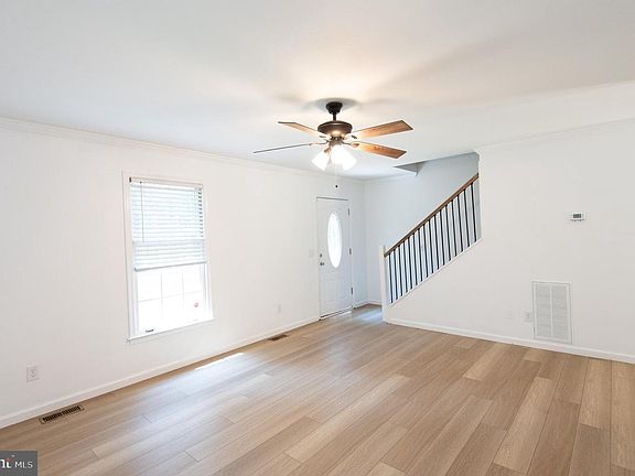3rd image of 30713 River Rd