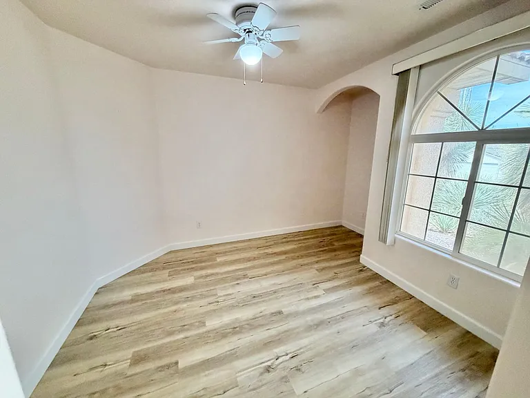 498 N 300 W — Photo 6