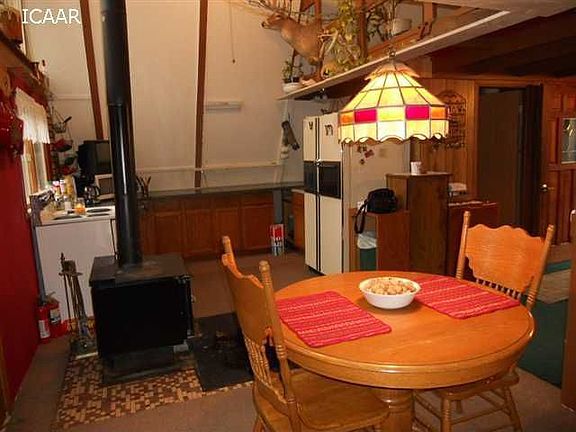 5th image of 3441 Forest Dr NE