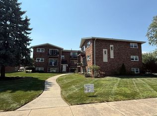 5610 6th Ave #1D, La Grange, IL 60525