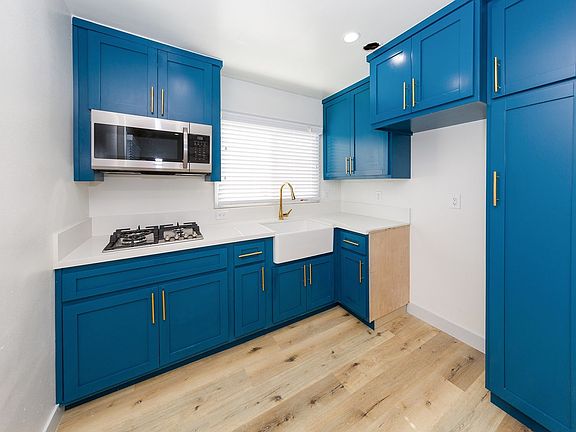 3rd image of 1827 E Ocean Blvd APT 17