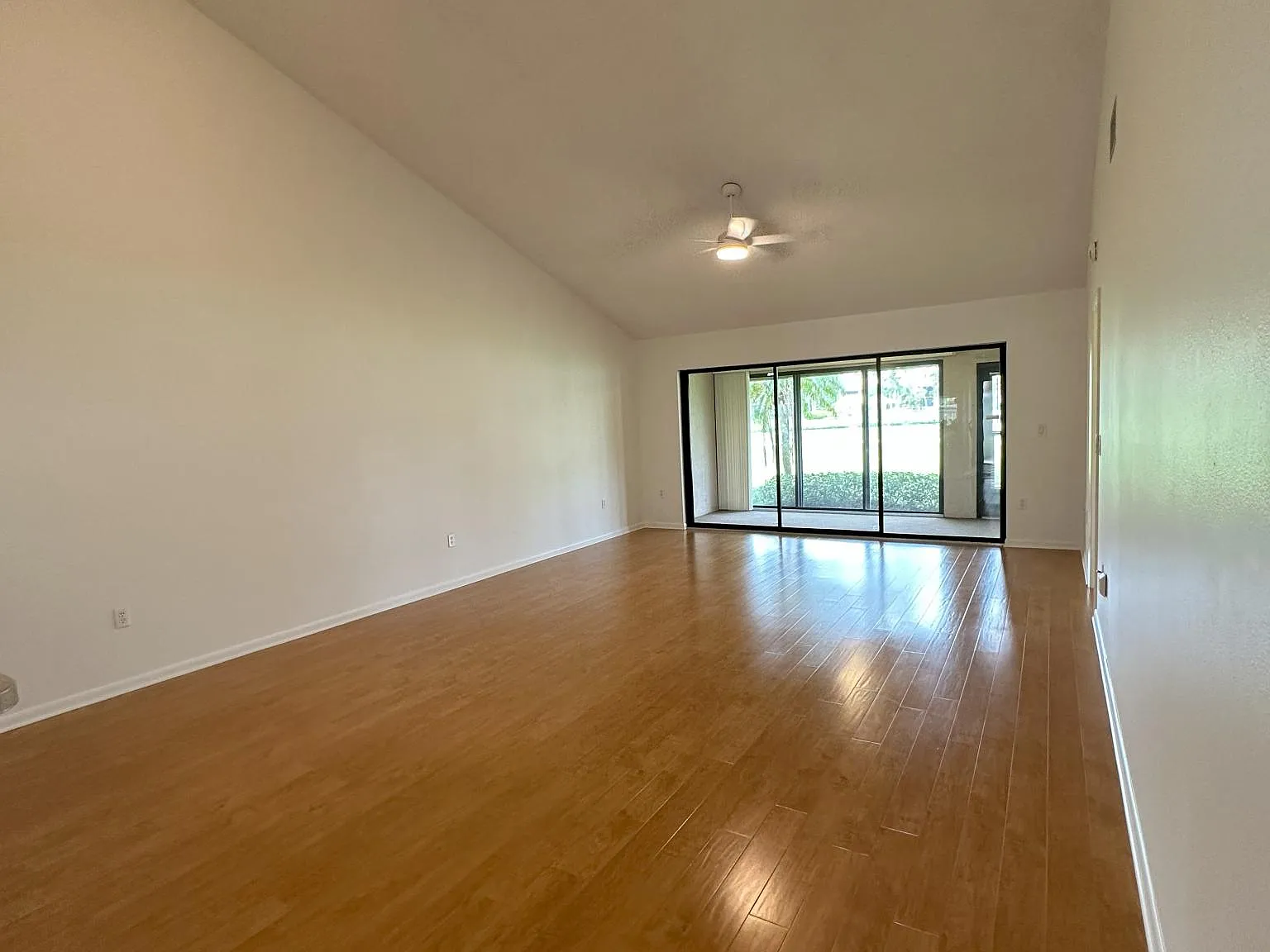 2 bed, 1188 sqft, $2,350 — Photo 2