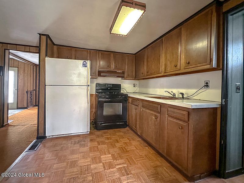 4th image of 76 Cortland Street