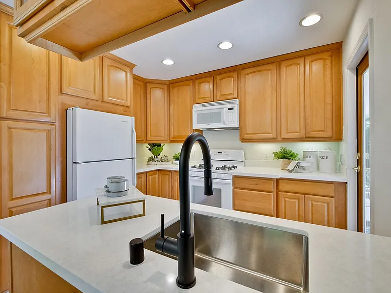 1808 Villa St — Photo 14