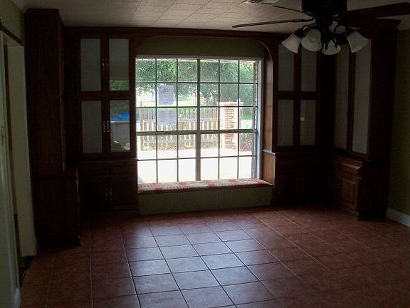 5th image of 153 Callais Ln