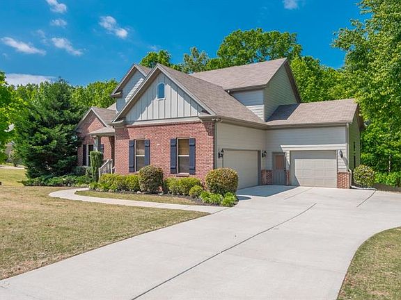2nd image of 378 Dawson Manor Dr