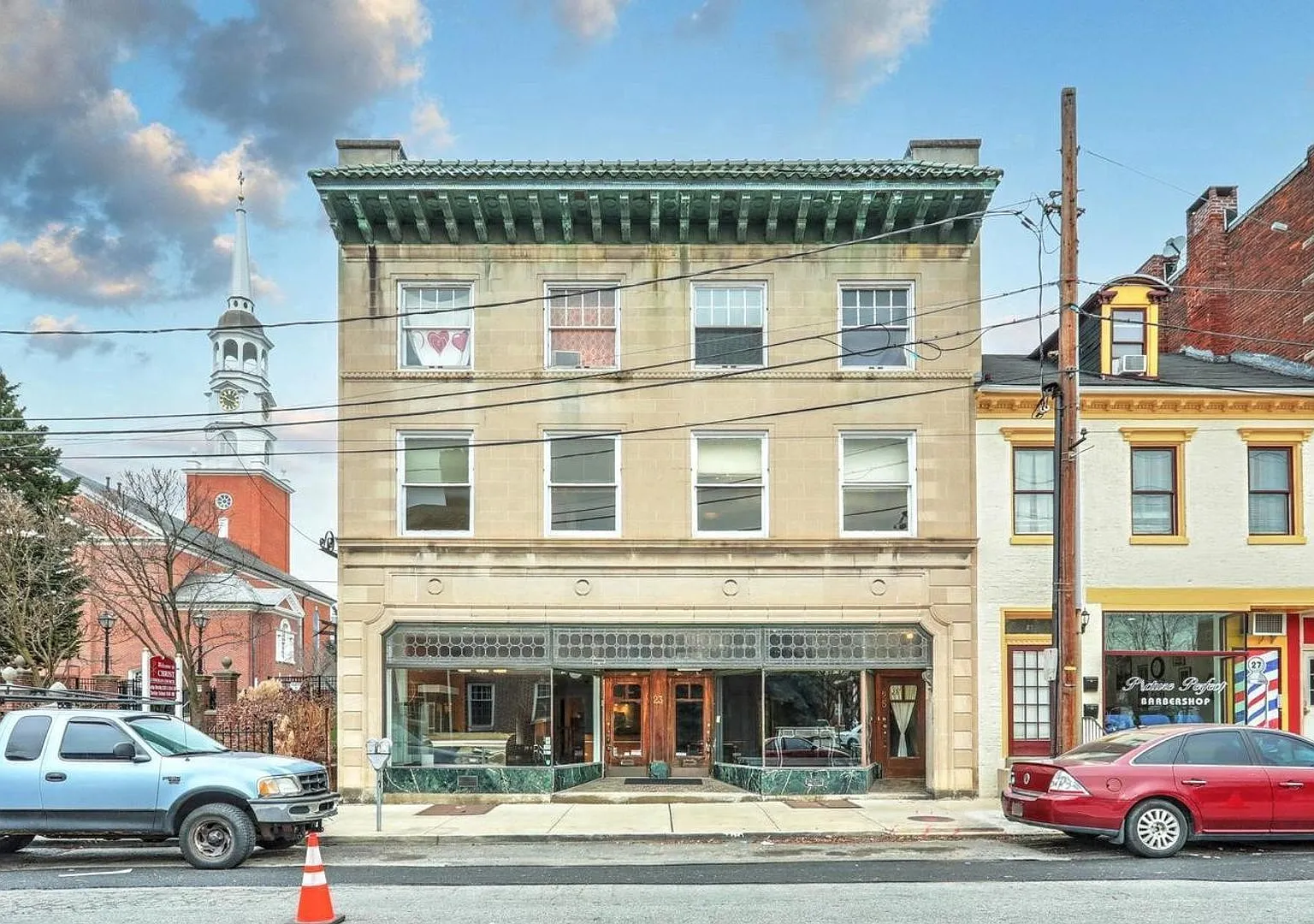 23-25 E King St — Photo 2