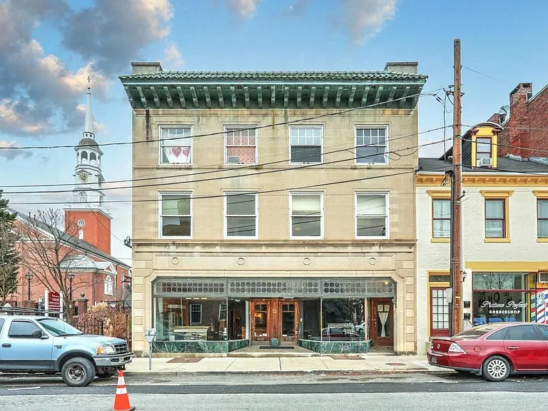 23-25 E King St — Photo 8