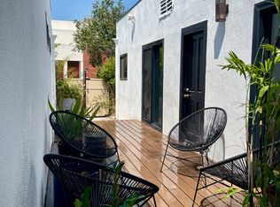 6621 Willoughby Ave, Los Angeles, CA 90038