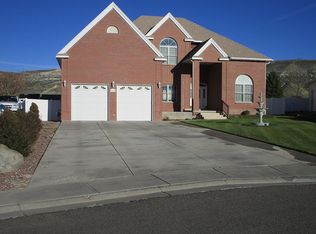 332 Goldenrod Dr, Rock Springs, WY 82901