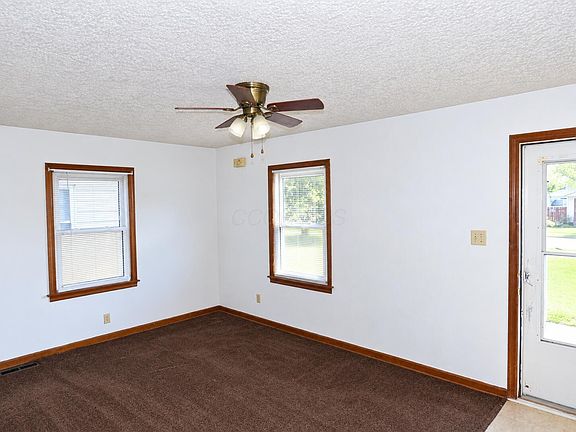3rd image of 815 Chestershire Rd