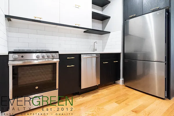 Rented by ERNY LLC | media 8