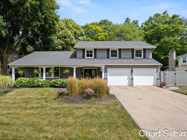 2352 Okemos Dr SE, Grand Rapids, MI 49506