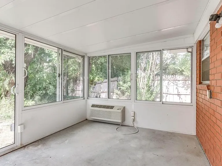 2908 SW 62nd St — Photo 33