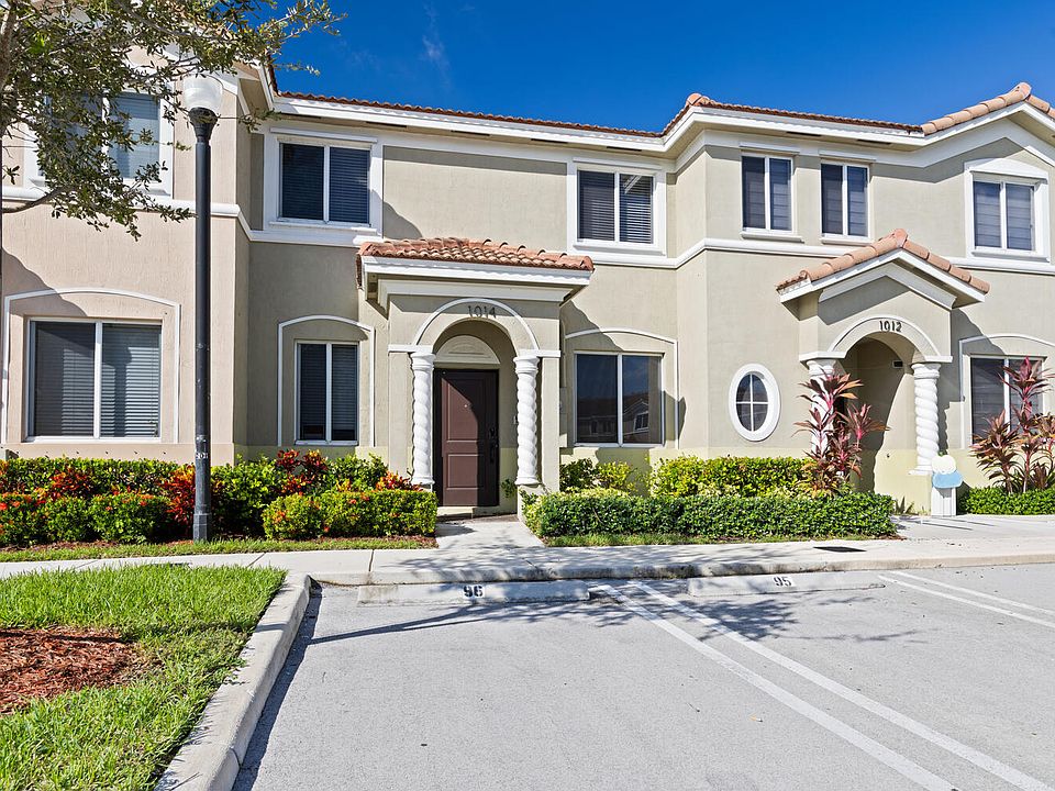 1st image of 1014 SE 23rd Ave #1014