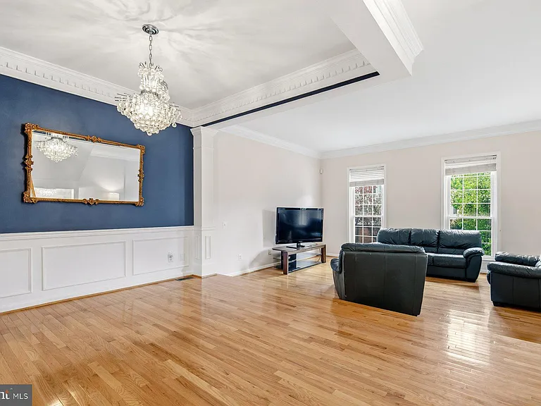 20866 Trinity Sq — Photo 10