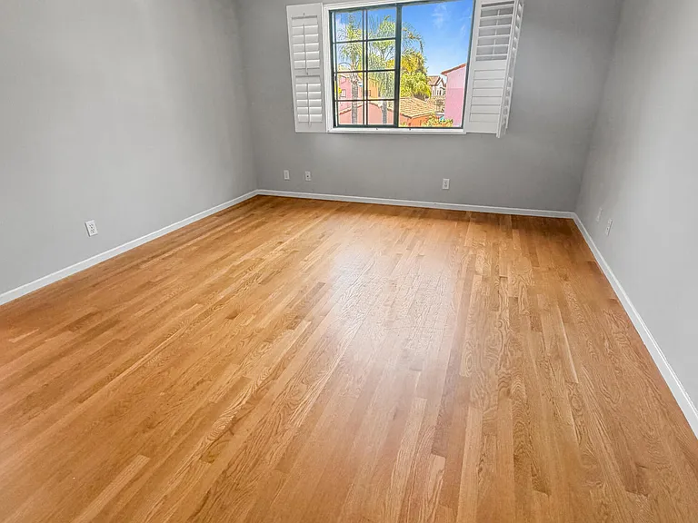 4297 Carpinteria Ave #5 — Photo 11