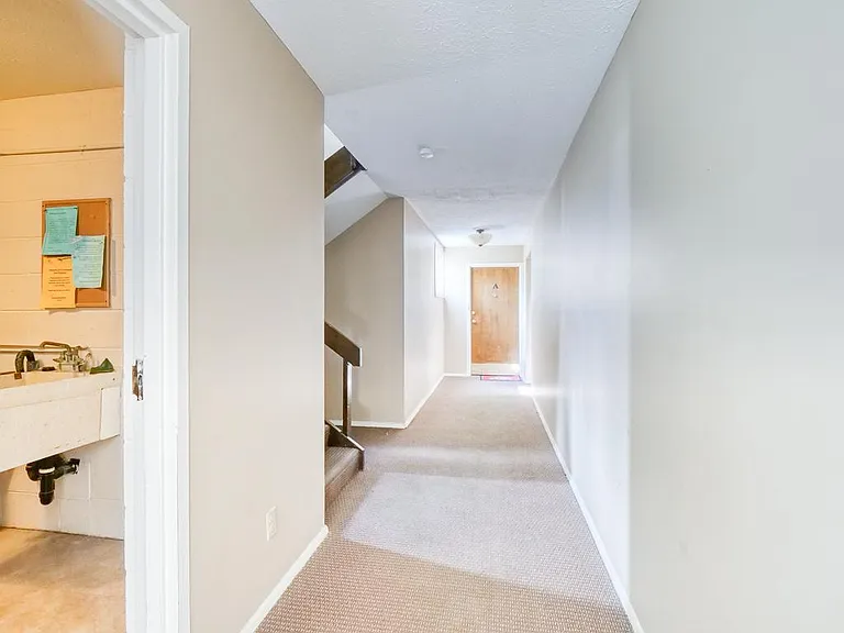 1675 Cedarwood Dr #B — Photo 29