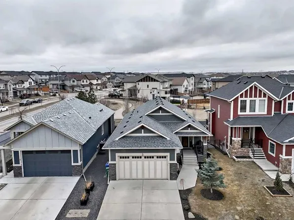 3 E Cimarron Springs Cir, Okotoks, AB T1S 0M1