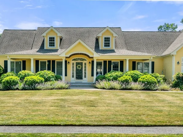 49 Tupelo Rd, Westport, MA 02790