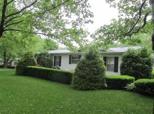 6 Lakeview Ct, Bath, PA 18014