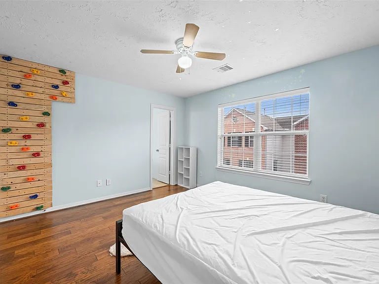 3410 Skyline Village Dr — Photo 29