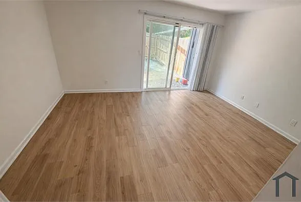 6012 Regent Mnr — Photo 9