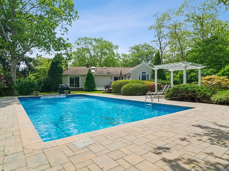 26 Kings Ln — Photo 4