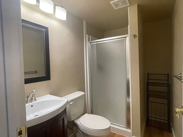 1009 Topaz St — Photo 17
