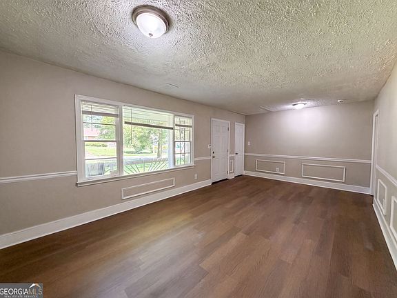 3rd image of 1848 Pinedale Pl