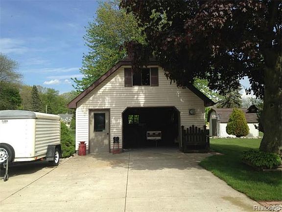 3rd image of 5315 N Hillcrest Dr