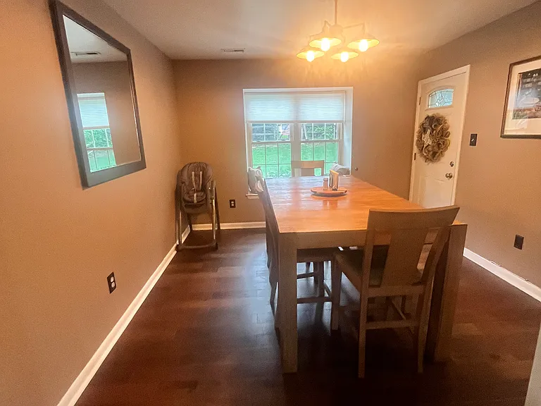 121 Garrison Ct — Photo 10