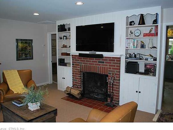 5th image of 955 Lakeside Dr