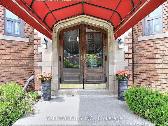 3rd image of 1646 Bathurst St #17