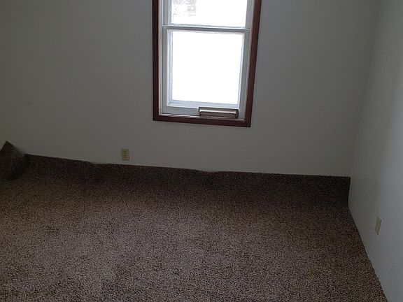 upstairs bedroom #1 New carpet