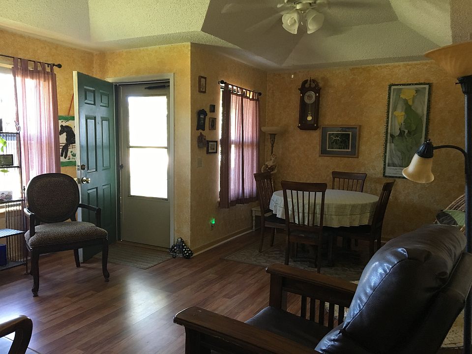 Great living-dining area