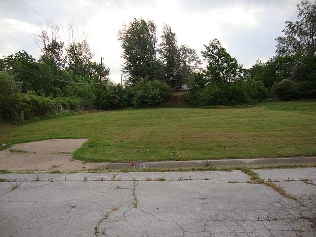 1st image of 5943 N Frankfort Ave