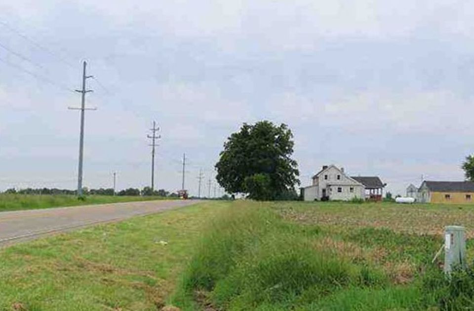 Exterior Neighborhood (street photo)