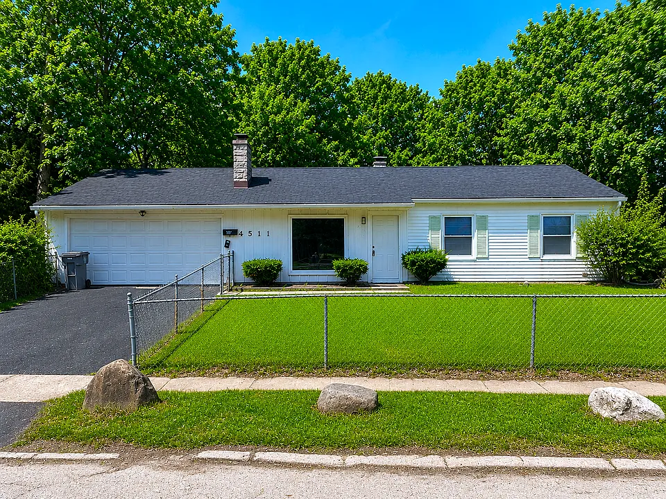 4511 N Kenmore Rd