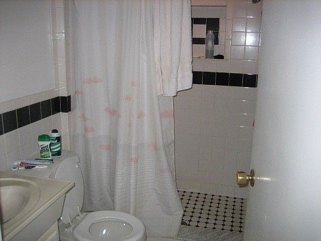 2nd image of 2643 Brighton Rd