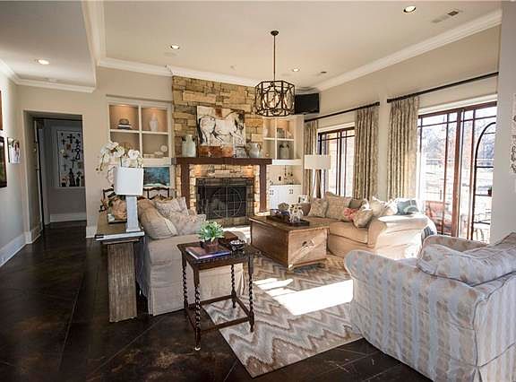 3rd image of 1360 Saddlebrook Ct