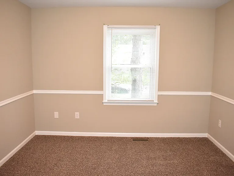 5405 Lee White Ln — Photo 16